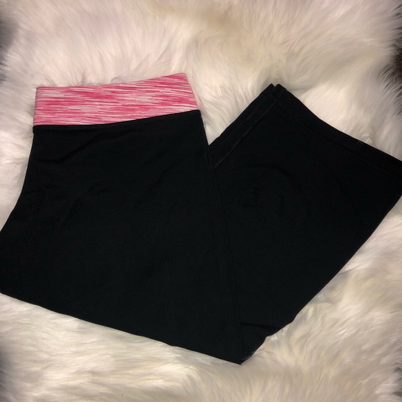 Final Drop ! Lulu Lemon Snap Capris - Picture 3 of 4